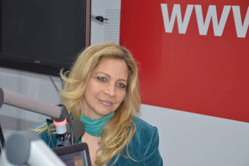 دنيا بن عصمان ضيفة الإذاعة الوطنية في برنامج لبلاد اليوم