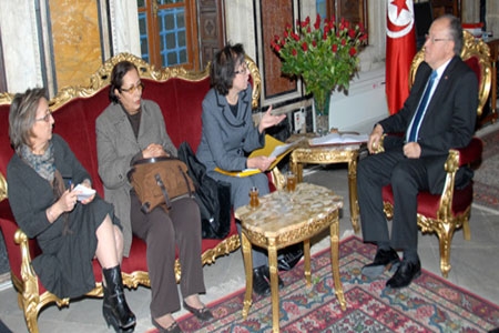Mustapha Ben Jaafar reçois une délégation d’anciens membres de l’Association des journalistes tunisiens