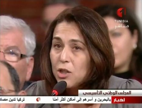Karima Souid s’indigne contre les propos de Samir Dilou et rend hommage à l’association “Nsitni” qui vient en aide aux blessés de la révolution